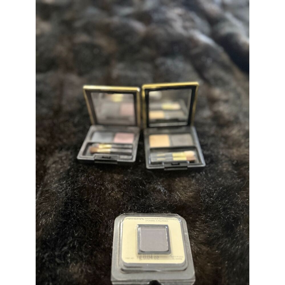 Amway Artistry VTG  Eye Shadow pallets - 3 total items